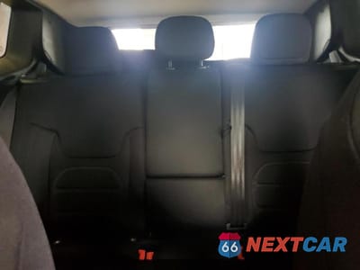 Zdjęcie 10 z 13 samochodu: 2022 JEEP RENEGADE LATITUDE VIN:ZACNJDB1XNPN46674 - miniatura
