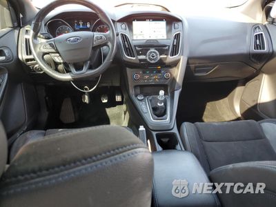 Zdjęcie 8 z 15 samochodu: 2017 FORD FOCUS RS VIN:WF0DP3TH5H4123598 - miniatura