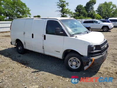 Czwarte zdjęcie samochodu z boku: 2003 CHEVROLET EXPRESS G2500 VIN:1GCGG25V561172232 - miniatura