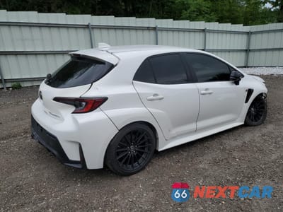 Trzecie zdjęcie samochodu z tyłu: 2023 TOYOTA GR COROLLA CORE VIN:JTNABAAE8PA001735 - miniatura
