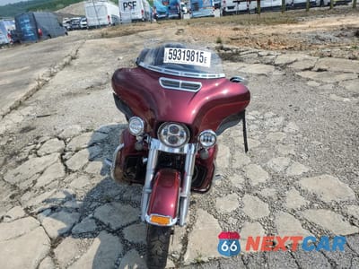 Piąte zdjęcie samochodu w środku: 2017 HARLEY-DAVIDSON FLHTK ULTRA LIMITED VIN:1HD1KED14HB641343 - miniatura