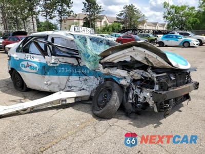 Czwarte zdjęcie samochodu z boku: 2016 TOYOTA CAMRY HYBRID VIN:4T1BD1FKXGU185393 - miniatura