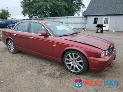 Czwarte zdjęcie samochodu z boku: 2008 JAGUAR XJ8 VIN:SAJWA71B28SH19111 - miniatura