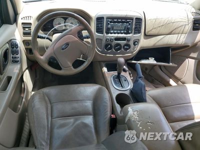 Zdjęcie 8 z 13 samochodu: 2005 FORD ESCAPE XLT VIN:1FMYU93135DA21694 - miniatura