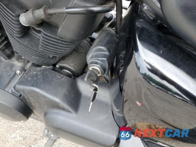 Zdjęcie 8 z 9 samochodu: 2015 HONDA VT750 C2B VIN:JH2RC5373FK501313 - miniatura