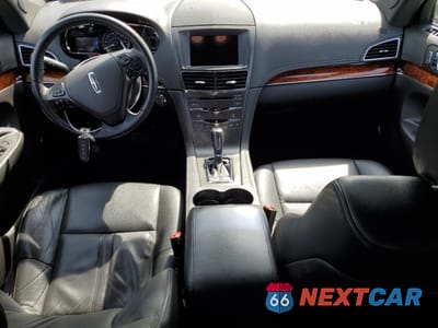 Zdjęcie 8 z 16 samochodu: 2019 LINCOLN MKT VIN:2LMHJ5NK3KBL04481 - miniatura