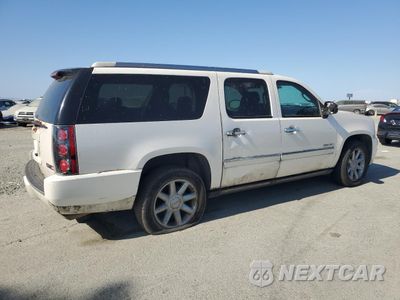 Trzecie zdjęcie samochodu z tyłu: 2012 GMC YUKON XL DENALI VIN:1GKS2MEF8CR287776 - miniatura