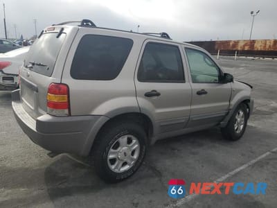 Trzecie zdjęcie samochodu z tyłu: 2001 FORD ESCAPE XLT VIN:1FMYU03181KE78292 - miniatura