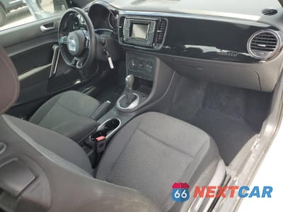 Zdjęcie 8 z 14 samochodu: 2018 VOLKSWAGEN BEETLE S VIN:3VWFD7AT0JM725061 - miniatura