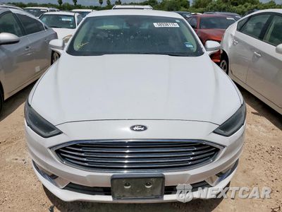 Piąte zdjęcie samochodu w środku: 2017 FORD FUSION SE HYBRID VIN:3FA6P0LU6HR409058 - miniatura
