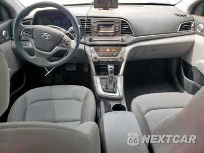 Zdjęcie 8 z 13 samochodu: 2017 HYUNDAI ELANTRA SE VIN:KMHD74LF7HU404269 - miniatura