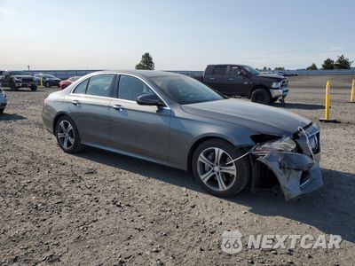 Czwarte zdjęcie samochodu z boku: 2017 MERCEDES-BENZ E 300 4MATIC VIN:WDDZF4KB8HA096371 - miniatura
