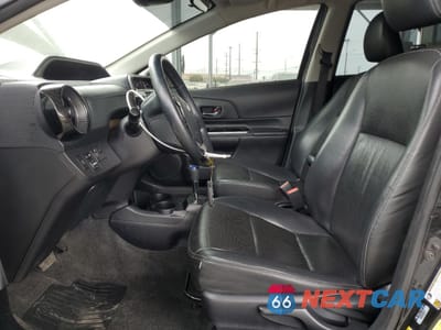Zdjęcie 7 z 16 samochodu: 2018 TOYOTA PRIUS C VIN:JTDKDTB39J1606558 - miniatura