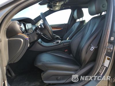 Zdjęcie 7 z 13 samochodu: 2017 MERCEDES-BENZ E 300 4MATIC VIN:WDDZF4KB8HA096371 - miniatura