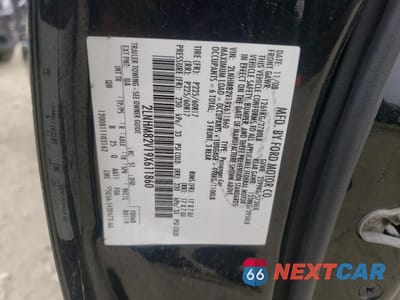 Zdjęcie 12 z 12 samochodu: 2009 LINCOLN TOWN CAR SIGNATURE LIMITED VIN:2LNHM82V19X611860 - miniatura