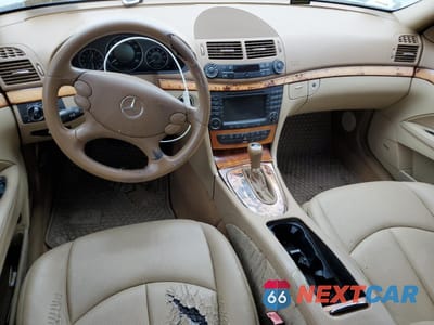 Zdjęcie 8 z 12 samochodu: 2007 MERCEDES-BENZ E 350 4MATIC VIN:WDBUF87X47B149817 - miniatura