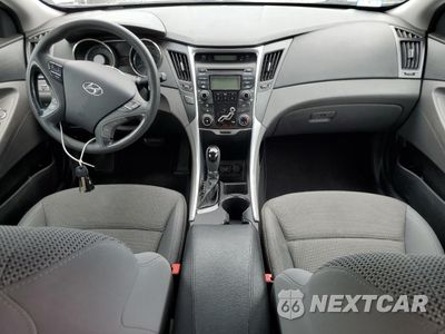 Zdjęcie 8 z 12 samochodu: 2012 HYUNDAI SONATA GLS VIN:5NPEB4ACXCH324452 - miniatura