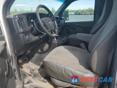 Zdjęcie 7 z 13 samochodu: 2014 GMC SAVANA CUTAWAY G3500 VIN:1GD374BG8E1171456 - miniatura