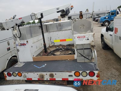 Zdjęcie 6 z 10 samochodu: 2015 FORD F450 SUPER DUTY SERVICE TRUCK VIN:1FDUF4GY6FED21163 - miniatura