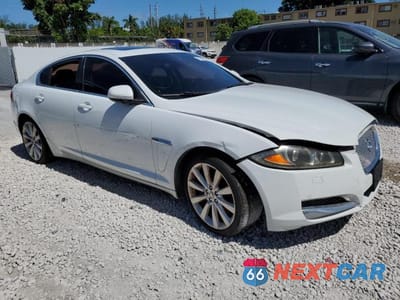 Czwarte zdjęcie samochodu z boku: 2013 JAGUAR XF VIN:SAJWA0ES3DPS98348 - miniatura