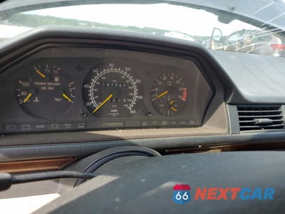 Zdjęcie 9 z 12 samochodu: 1994 MERCEDES-BENZ E 420 VIN:WDBEA34E0RC106131 - miniatura