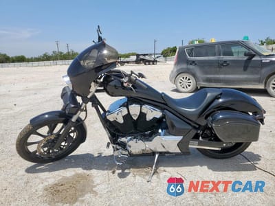 Trzecie zdjęcie samochodu z tyłu: 2013 HONDA VT1300 CX VIN:JH2SC61N0DK101618 - miniatura