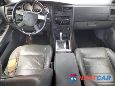 Zdjęcie 8 z 15 samochodu: 2005 DODGE MAGNUM R/T VIN:2D4GV58235H649039 - miniatura