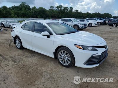 Czwarte zdjęcie samochodu z boku: 2023 TOYOTA CAMRY LE VIN:4T1C11AK2PU097992 - miniatura