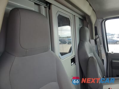 Zdjęcie 10 z 13 samochodu: 2019 FORD ECONOLINE E350 SUPER DUTY CUTAWAY VAN VIN:1FDWE3F65KDC01599 - miniatura