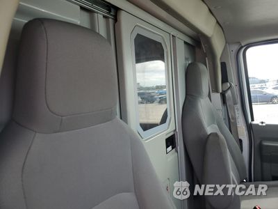 Zdjęcie 10 z 13 samochodu: 2019 FORD ECONOLINE E350 SUPER DUTY CUTAWAY VAN VIN:1FDWE3F65KDC01599 - miniatura