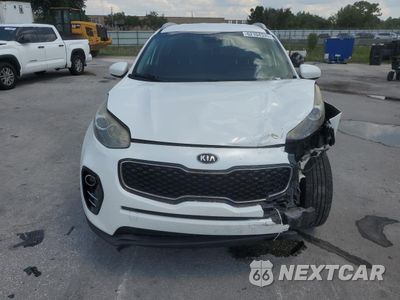 Piąte zdjęcie samochodu w środku: 2017 KIA SPORTAGE EX VIN:KNDPN3AC3H7105662 - miniatura