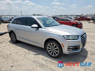 Czwarte zdjęcie samochodu z boku: 2019 AUDI Q7 PREMIUM PLUS VIN:WA1LAAF78KD010012 - miniatura