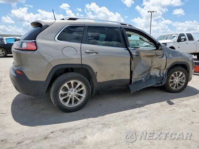Trzecie zdjęcie samochodu z tyłu: 2019 JEEP CHEROKEE LATITUDE VIN:1C4PJLCX8KD318885 - miniatura