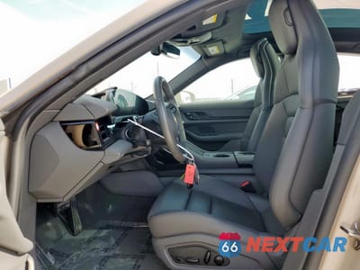 Zdjęcie 7 z 13 samochodu: 2021 PORSCHE TAYCAN VIN:WP0AA2Y11MSA18045 - miniatura