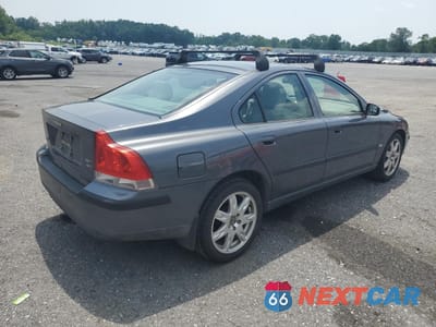 Trzecie zdjęcie samochodu z tyłu: 2004 VOLVO S60 2.5T VIN:YV1RH59H342396967 - miniatura