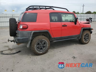 Trzecie zdjęcie samochodu z tyłu: 2012 TOYOTA FJ CRUISER VIN:JTEBU4BF1CK136325 - miniatura