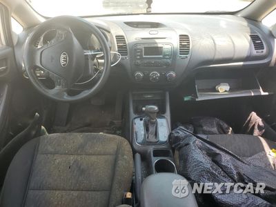 Zdjęcie 8 z 13 samochodu: 2014 KIA FORTE LX VIN:KNAFK4A69E5159962 - miniatura
