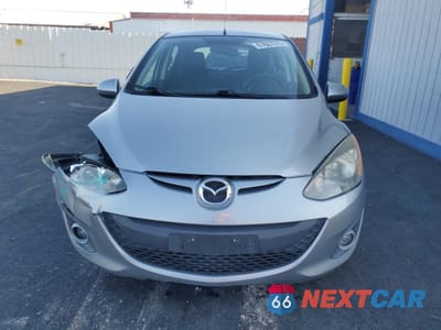 Piąte zdjęcie samochodu w środku: 2011 MAZDA MAZDA2 VIN:JM1DE1HZ3B0103735 - miniatura