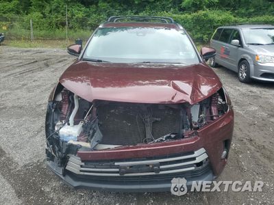 Piąte zdjęcie samochodu w środku: 2017 TOYOTA HIGHLANDER SE VIN:5TDJZRFH3HS450178 - miniatura