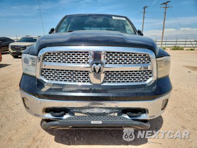 Piąte zdjęcie samochodu w środku: 2018 RAM 1500 LARAMIE VIN:1C6RR7NM5JS253801 - miniatura