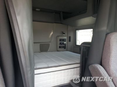 Zdjęcie 6 z 10 samochodu: 2019 INTERNATIONAL LT625 SEMI TRUCK VIN:3HSDZAPR1KN453272 - miniatura