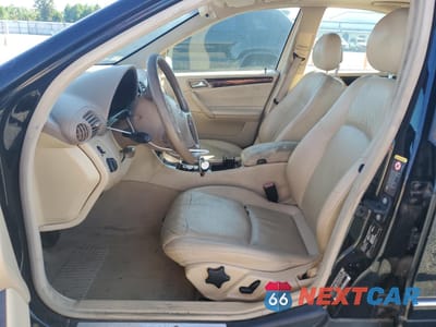 Zdjęcie 7 z 14 samochodu: 2004 MERCEDES-BENZ C 240 VIN:WDBRF61J14E017123 - miniatura