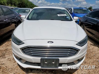 Piąte zdjęcie samochodu w środku: 2017 FORD FUSION SE HYBRID VIN:3FA6P0LU6HR408976 - miniatura