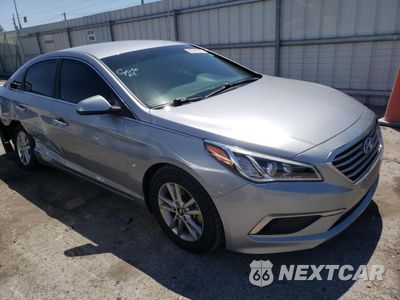 Czwarte zdjęcie samochodu z boku: 2017 HYUNDAI SONATA SE VIN:5NPE24AF8HH481110 - miniatura