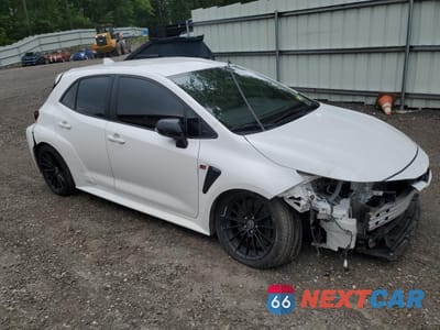 Czwarte zdjęcie samochodu z boku: 2023 TOYOTA GR COROLLA CORE VIN:JTNABAAE8PA001735 - miniatura