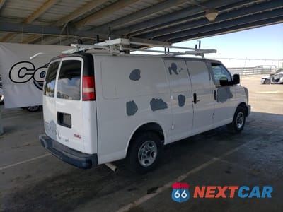 Trzecie zdjęcie samochodu z tyłu: 2006 GMC SAVANA G1500 VIN:1GTFG15X661240562 - miniatura