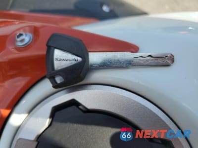 Zdjęcie 8 z 10 samochodu: 2023 KAWASAKI EX650 R VIN:ML5EXER12PDA90780 - miniatura