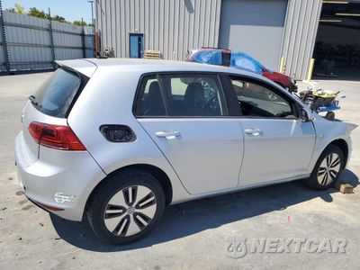 Trzecie zdjęcie samochodu z tyłu: 2016 VOLKSWAGEN E-GOLF SE VIN:WVWKP7AU8GW915751 - miniatura