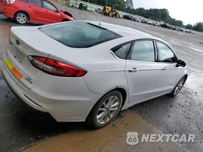 Trzecie zdjęcie samochodu z tyłu: 2019 FORD FUSION SE VIN:3FA6P0LU5KR284951 - miniatura