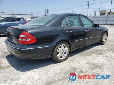 Trzecie zdjęcie samochodu z tyłu: 2004 MERCEDES-BENZ E 320 VIN:WDBUF65JX4A515560 - miniatura